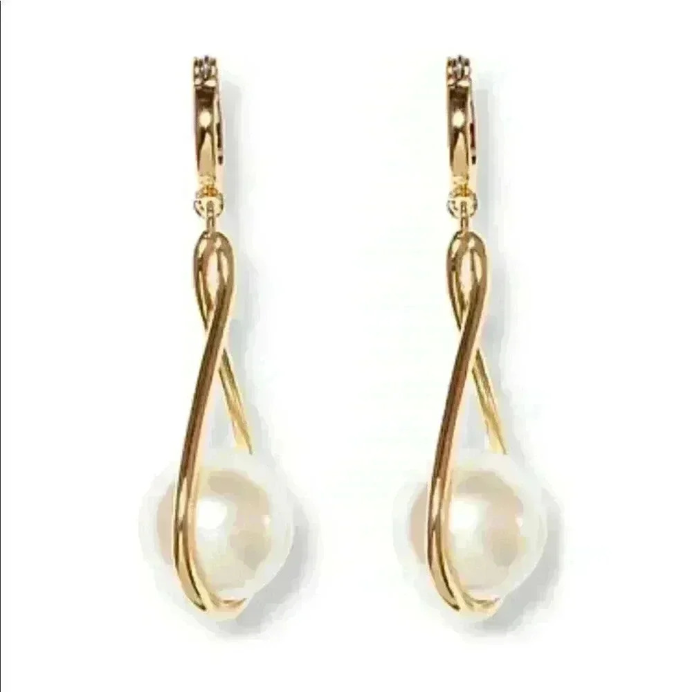 Vince Camuto New Twist Pearl Earrings 34$